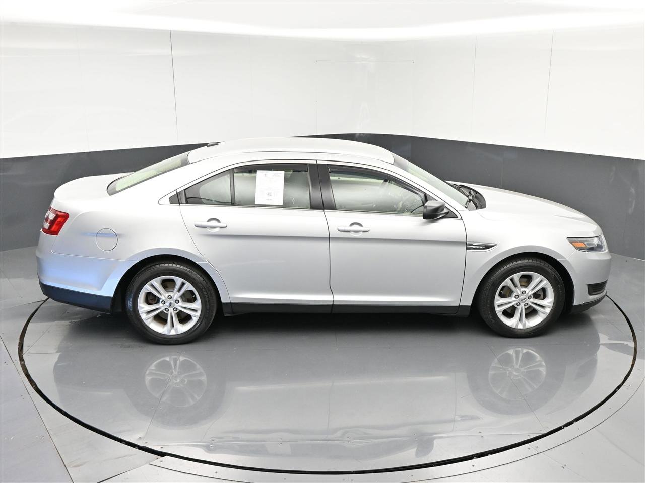 Used 2019 Ford Taurus SE FWD image 24