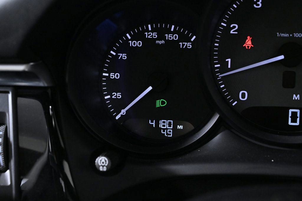 Certified 2023 Porsche Macan S image 14