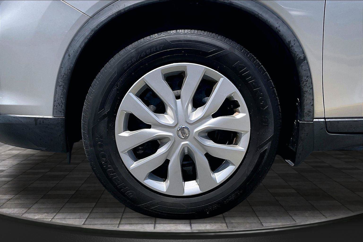 Used 2020 Nissan Rogue S FWD image 9