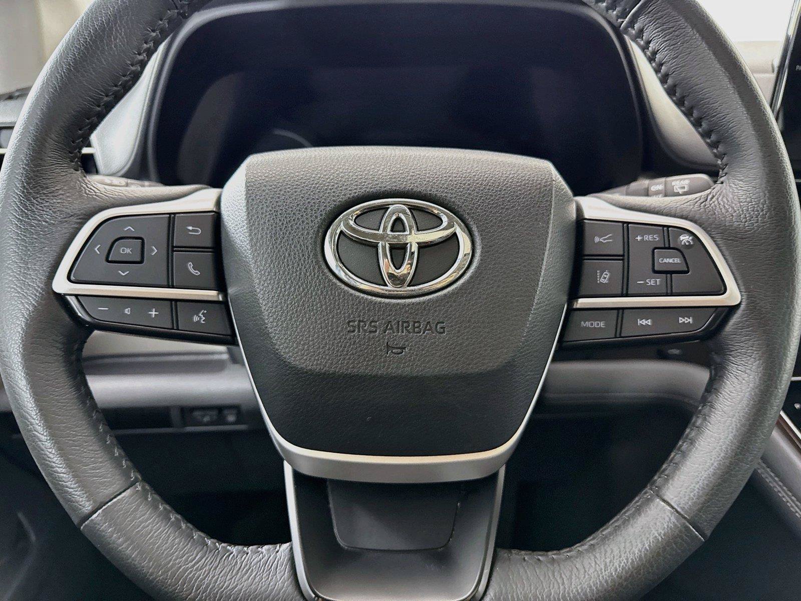 Certified 2024 Toyota Sienna XLE FWD image 16