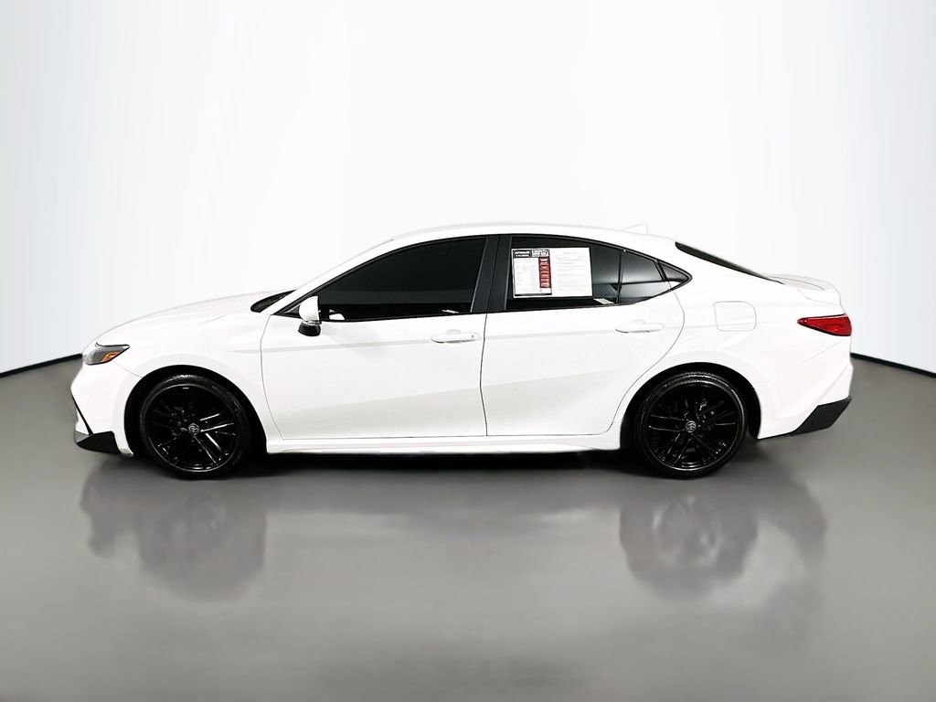 Used 2025 Toyota Camry SE w/ Convenience Package image 5