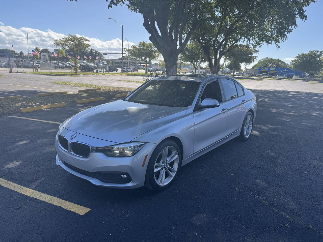 Used 2016 BMW 320i Sedan image 2
