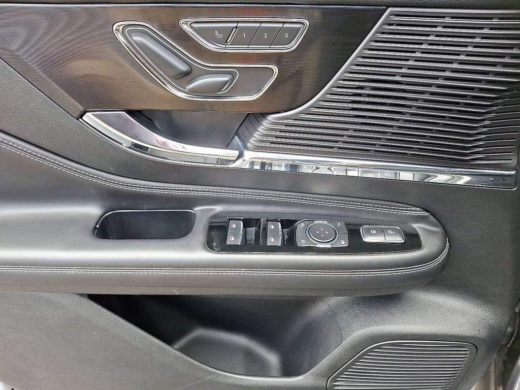 Used 2022 Lincoln Corsair AWD w/ Equipment Group 101A image 12