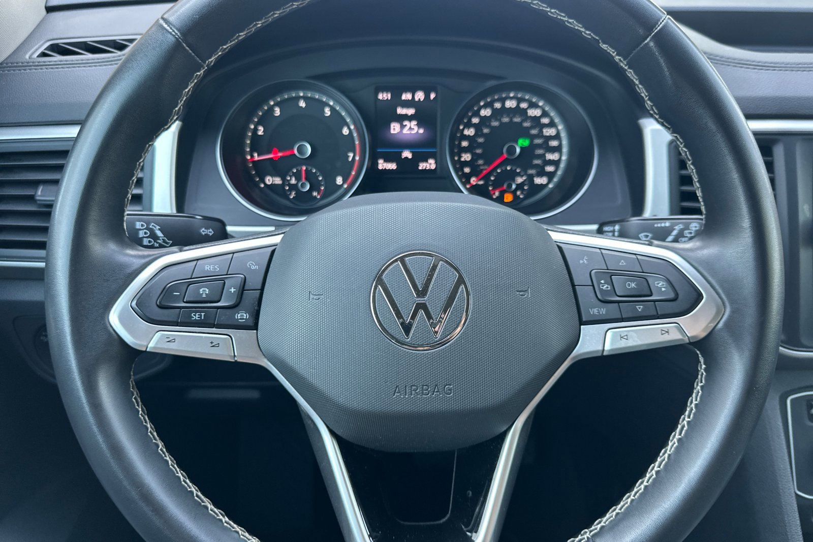 Used 2021 Volkswagen Atlas SE image 24