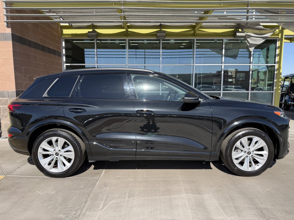 Used 2025 Audi Q6 e-tron Premium w/ Convenience Package RWD image 9