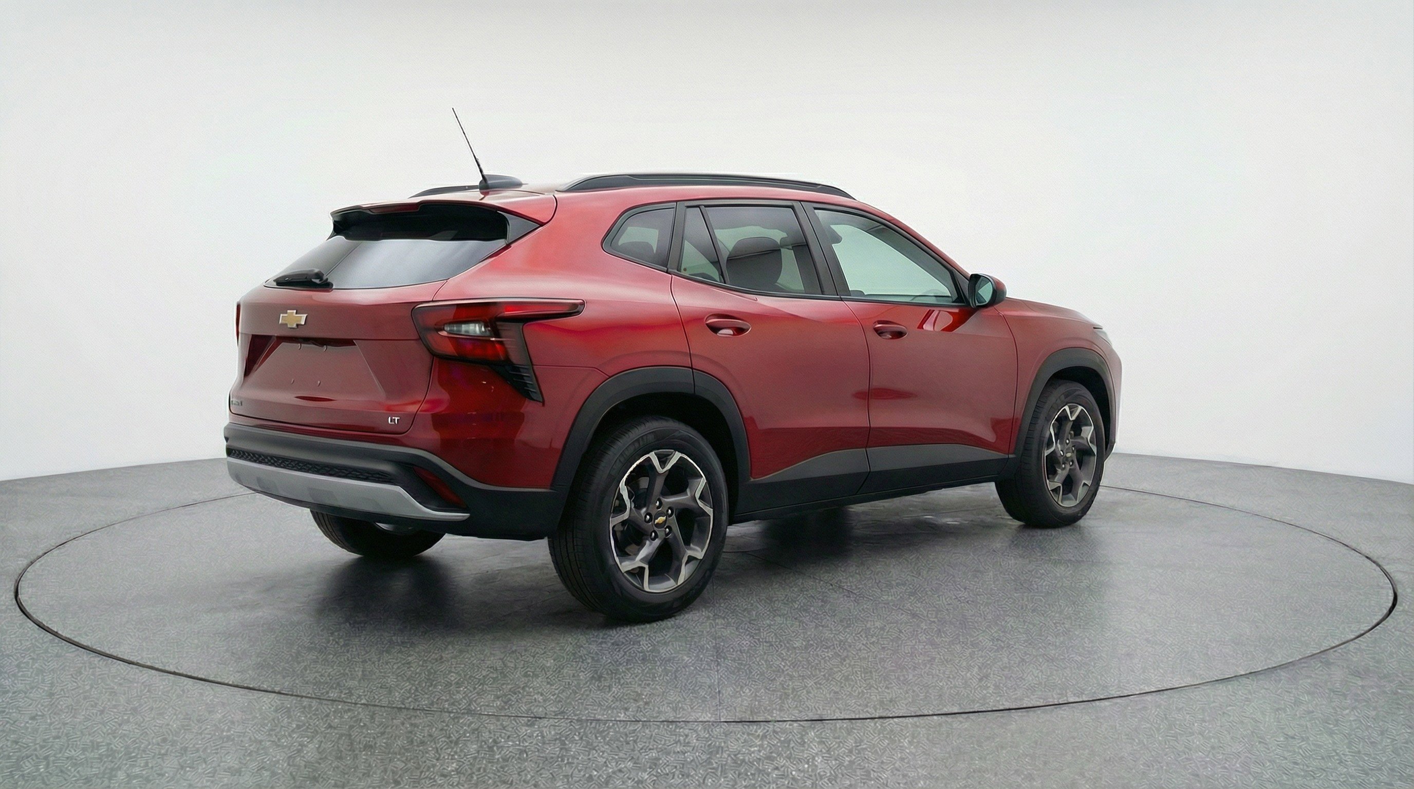 Used 2025 Chevrolet Trax LT FWD image 9