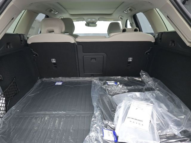 New 2026 Volvo XC60 T8 Ultra w/ Protection Package Premier image 31