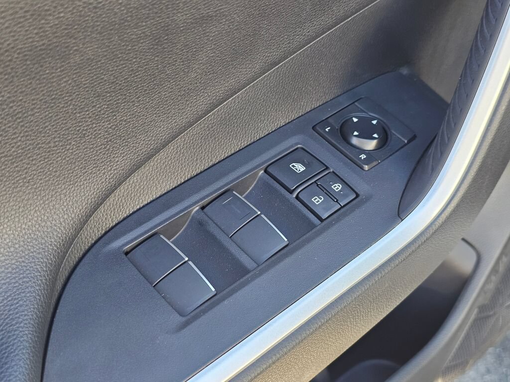 Used 2019 Toyota RAV4 XSE AWD/4WD image 33