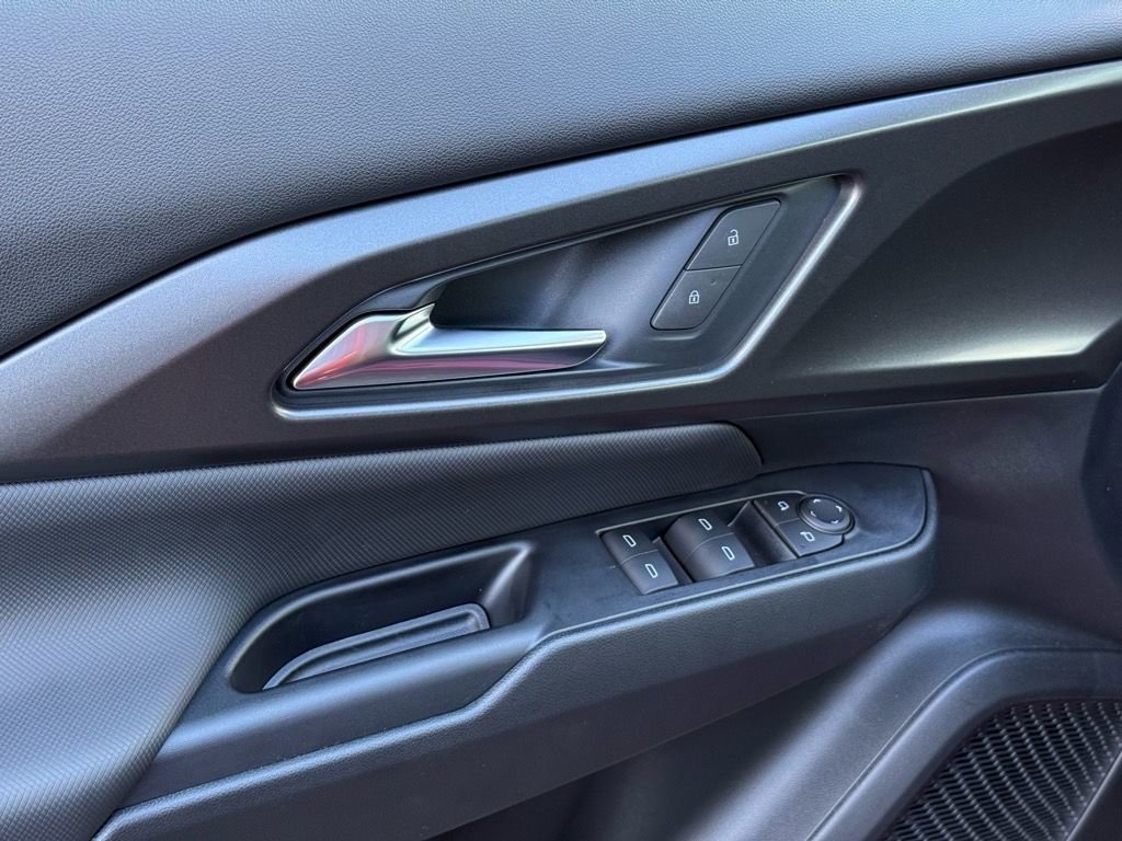 New 2026 Chevrolet Equinox EV LT image 10