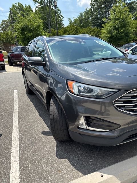 Used 2019 Ford Edge SEL w/ Equipment Group 201A FWD image 3