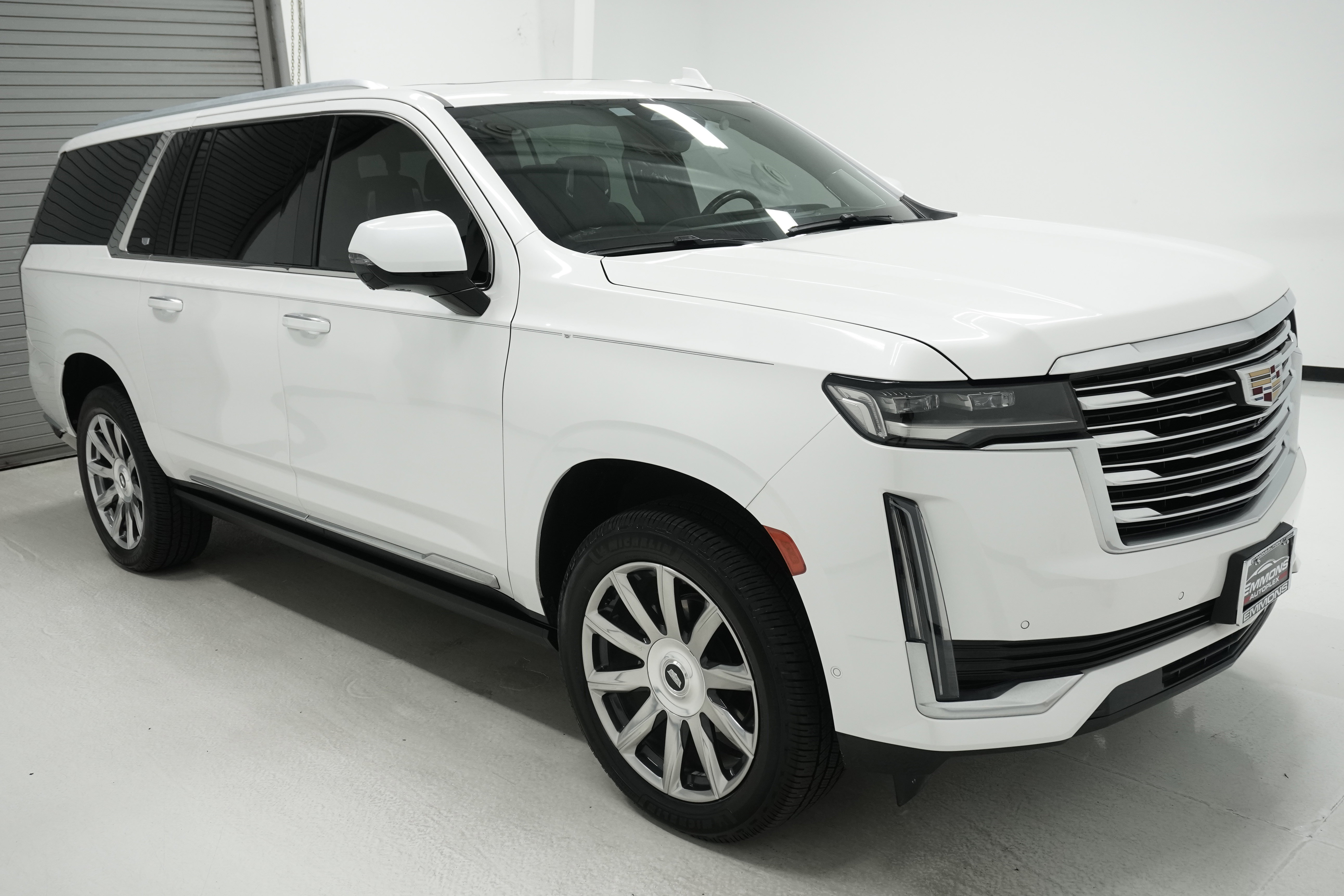 Used 2021 Cadillac Escalade ESV Premium Luxury Platinum AWD/4WD image 3