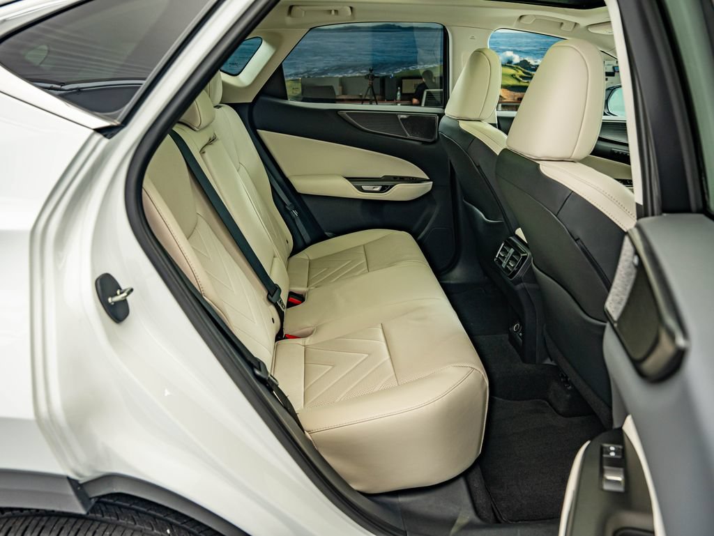 Certified 2026 Lexus NX 350 AWD w/ Accessory Package (2T) image 34