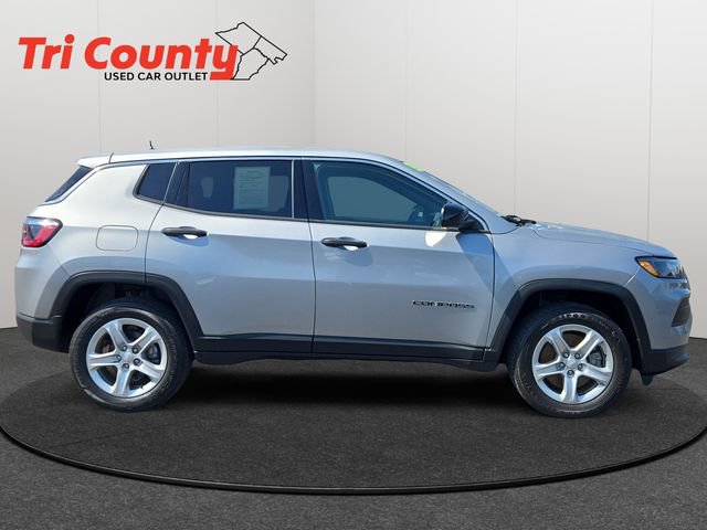 Used 2023 Jeep Compass Sport image 9