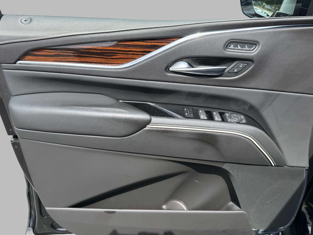 Used 2022 Cadillac Escalade Premium Luxury AWD/4WD image 21