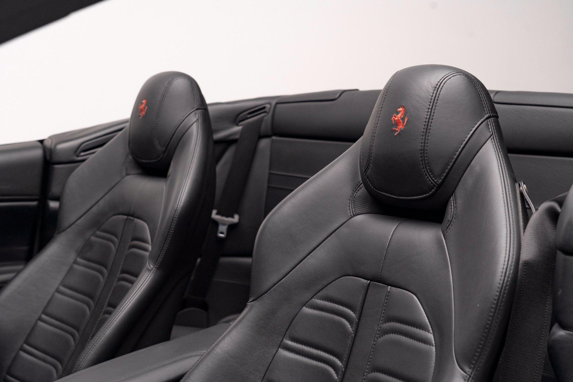 Used 2016 Ferrari California T RWD image 16