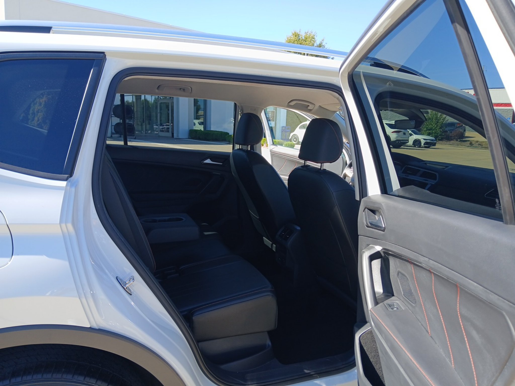 Used 2024 Volkswagen Tiguan Wolfsburg Edition AWD/4WD image 24