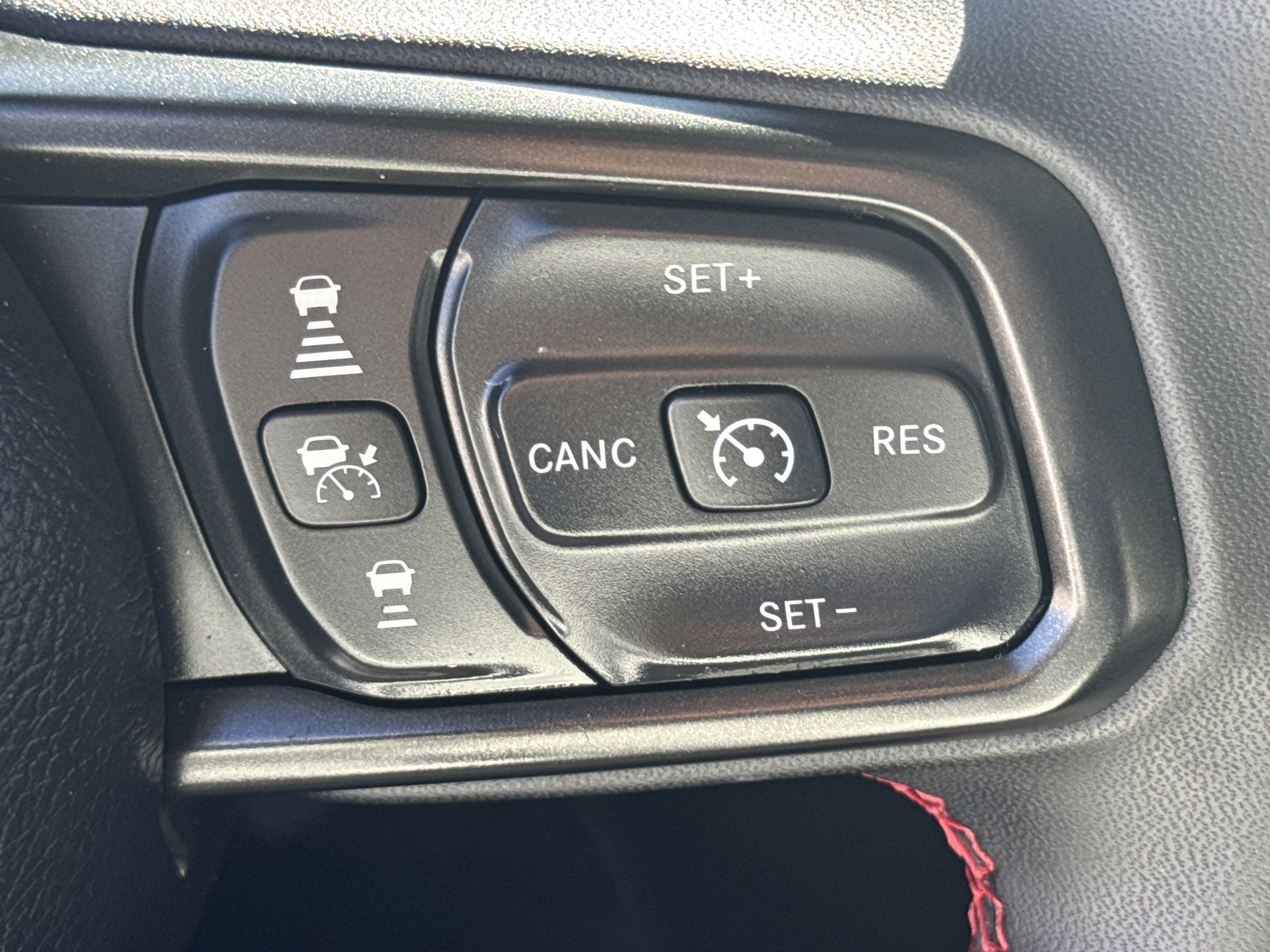 Used 2025 Jeep Wrangler Unlimited Rubicon image 23