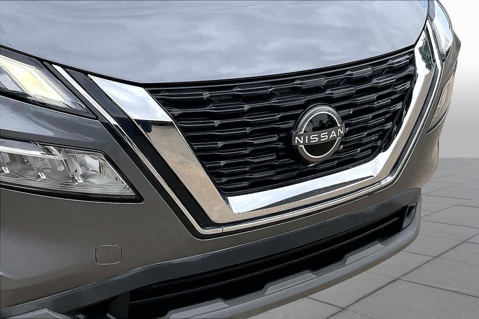 Used 2022 Nissan Rogue SV FWD image 29