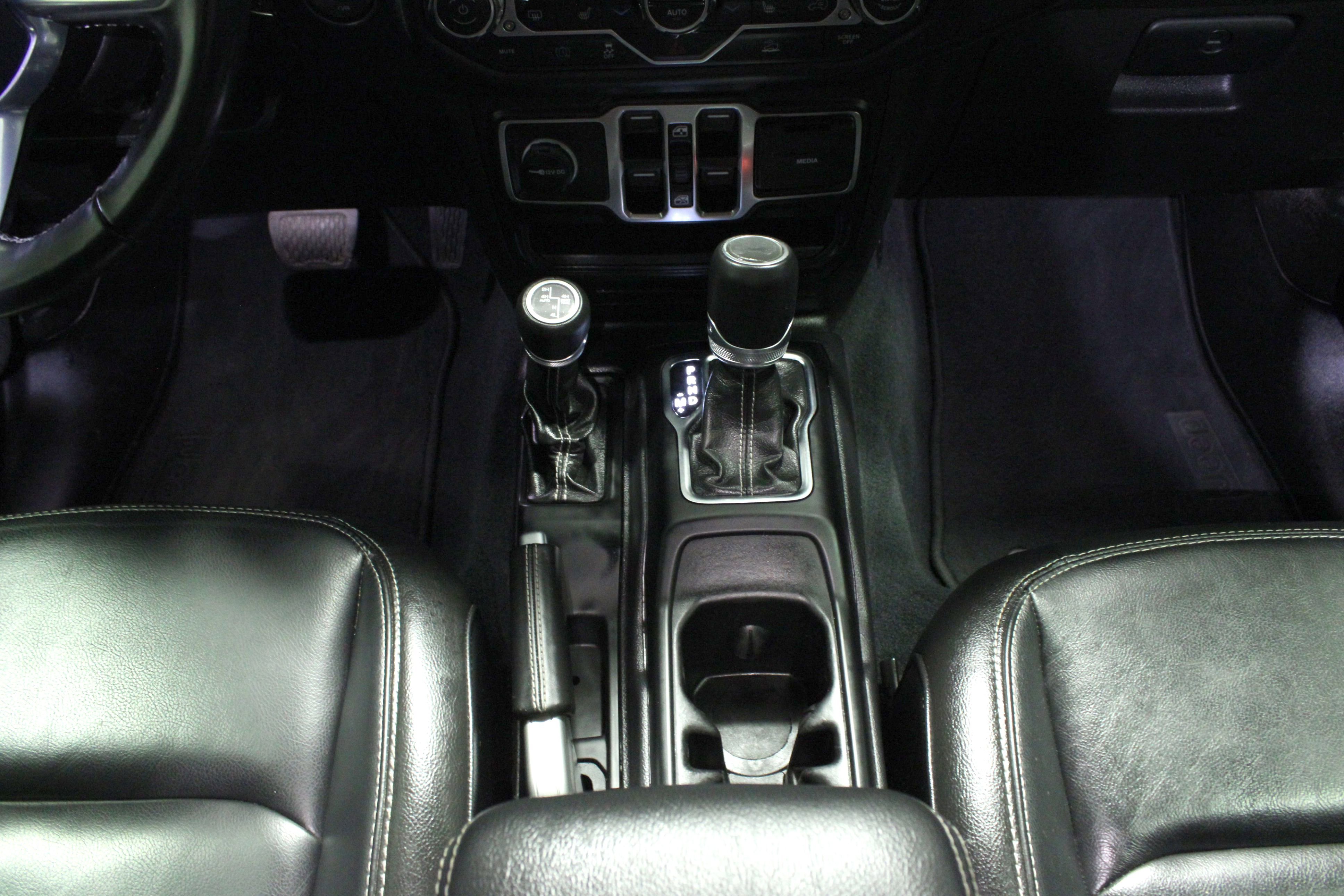 Used 2022 Jeep Wrangler Unlimited Sahara w/ Cold Weather Group image 20
