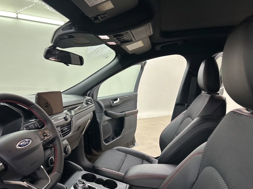 New 2026 Ford Escape ST-Line w/ Cold Weather Package AWD/4WD image 30