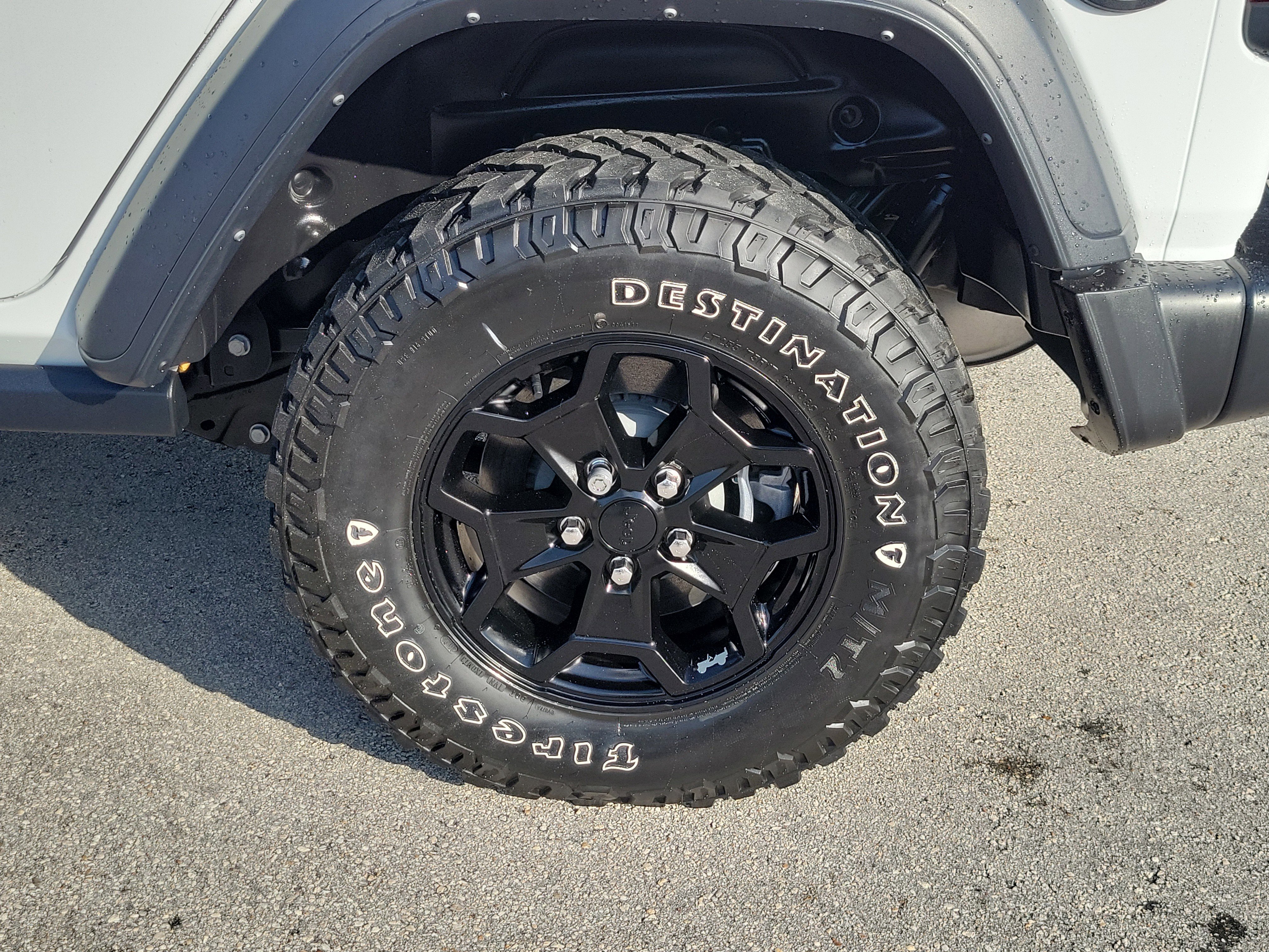 Used 2023 Jeep Wrangler Unlimited w/ Sun & Screen Package image 28