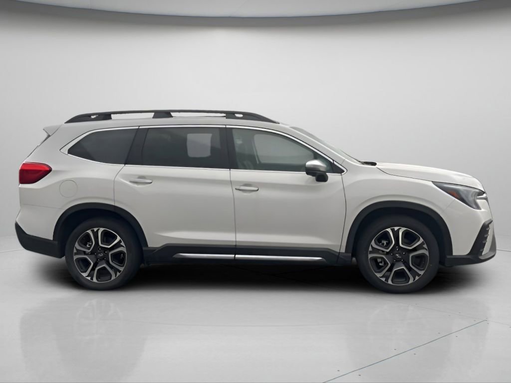 Used 2023 Subaru Ascent Touring image 3