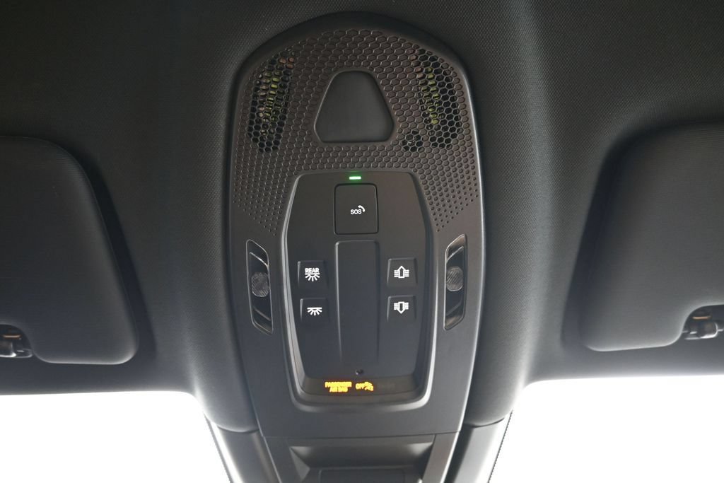Certified 2025 Porsche Cayenne Coupe AWD/4WD image 31