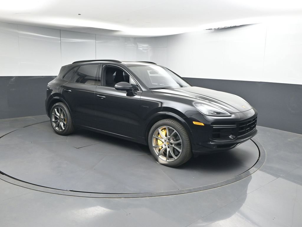 Certified 2022 Porsche Cayenne Turbo S image 27
