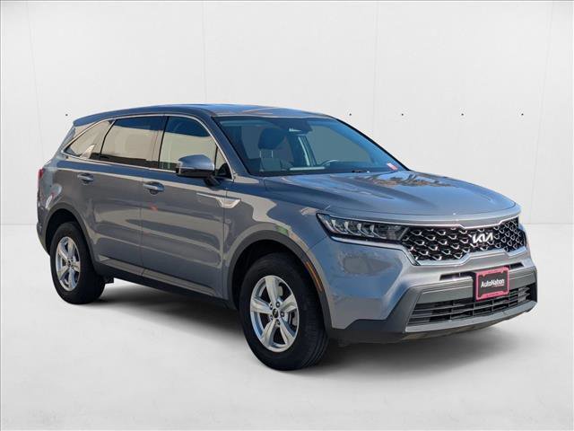 Used 2023 Kia Sorento LX image 3