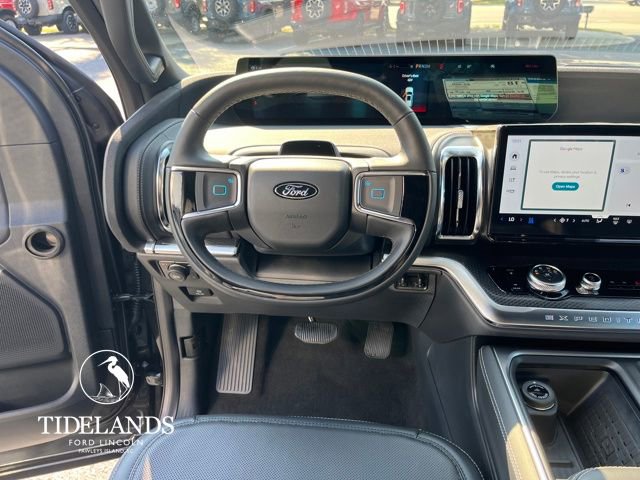 New 2025 Ford Expedition Platinum w/ Stealth Appearance Package image 15