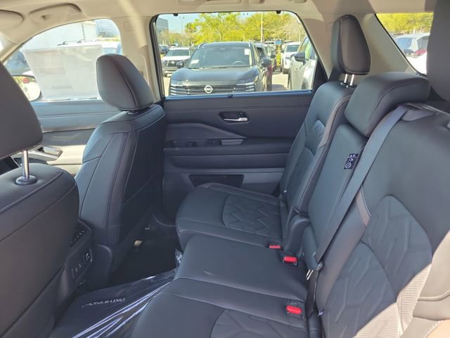 New 2026 Nissan Pathfinder Platinum w/ Cargo Package image 25