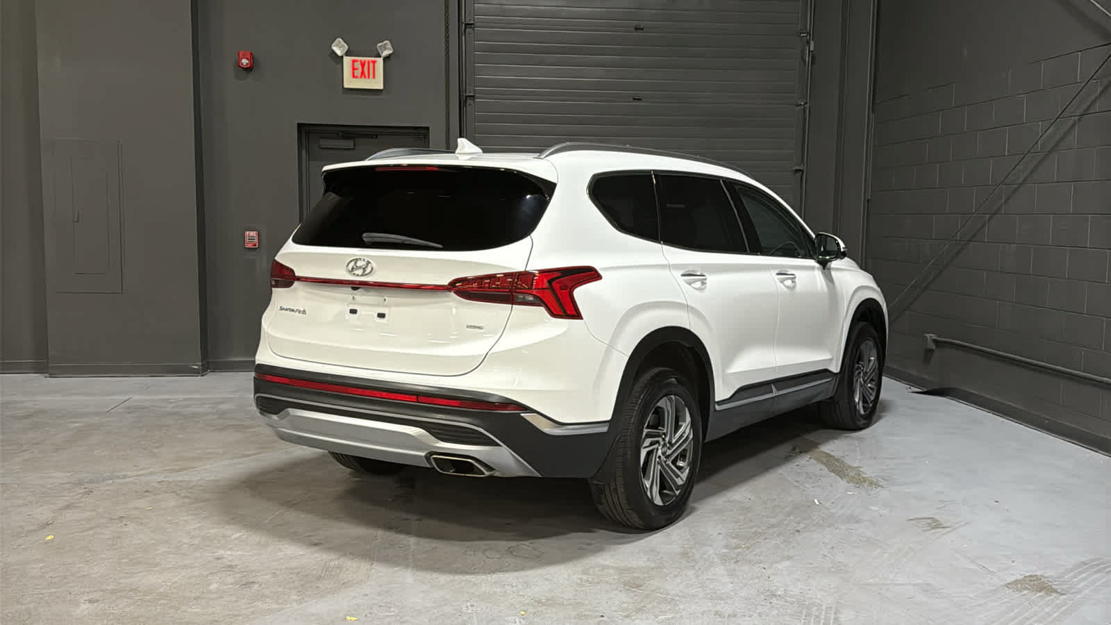 Used 2023 Hyundai Santa Fe SEL w/ Premium Package AWD/4WD image 4