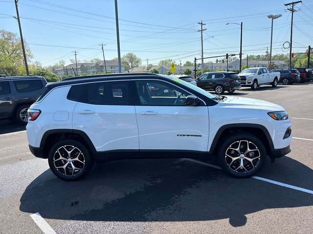 Used 2024 Jeep Compass Limited AWD/4WD image 29