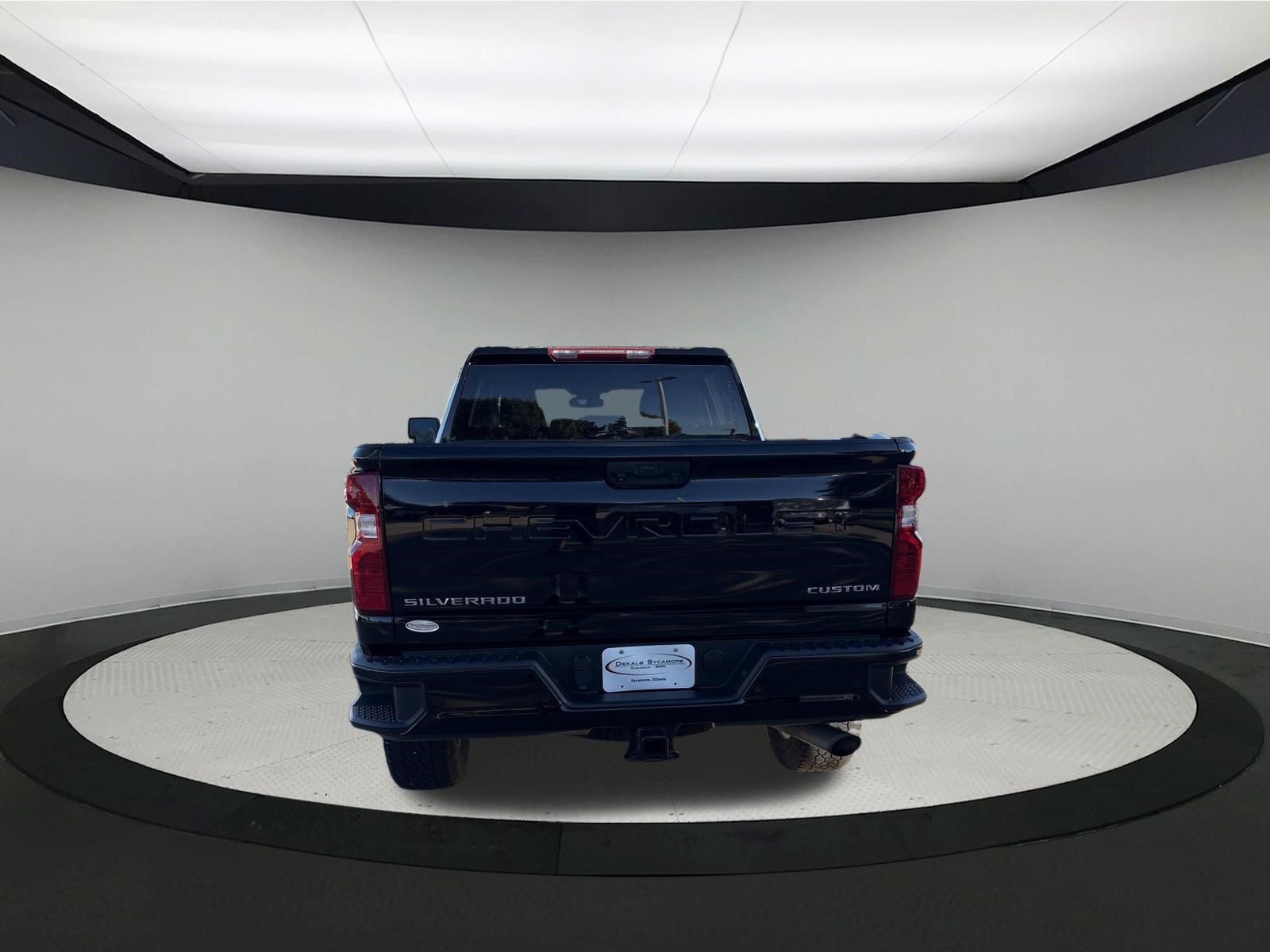 Used 2024 Chevrolet Silverado 2500 Custom w/ Custom Convenience Package AWD/4WD image 6