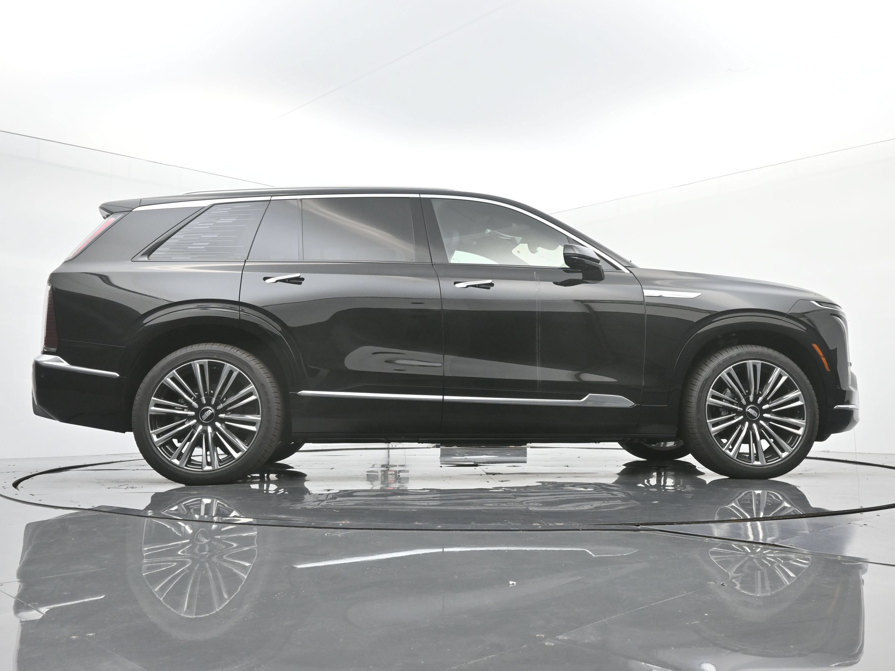 New 2026 Cadillac Vistiq Premium Luxury w/ LPO, Floor Liner Package AWD/4WD image 20