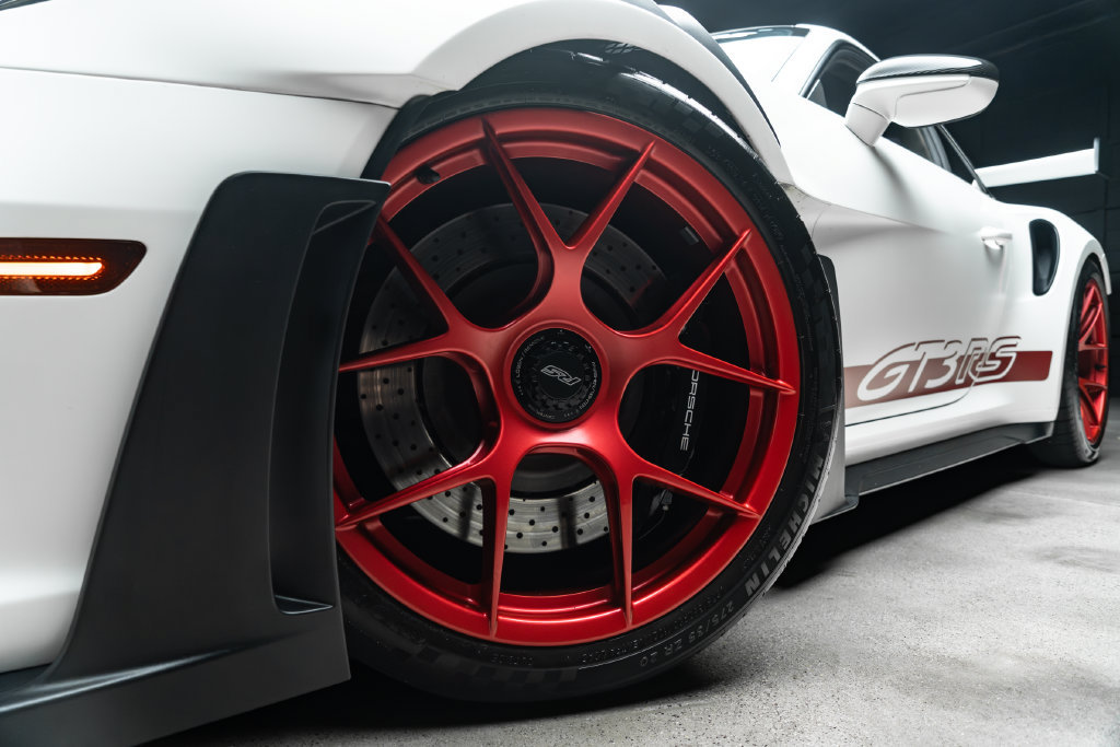 Used 2023 Porsche 911 GT3 RS w/ Weissach Package RWD image 3
