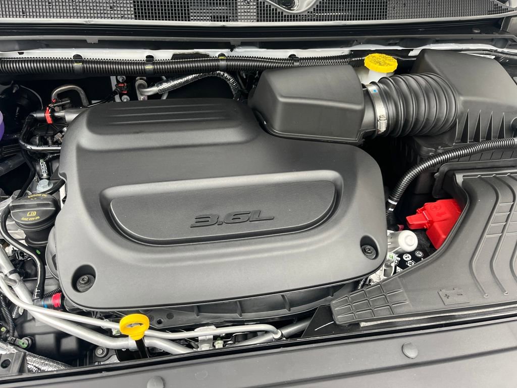New 2026 Chrysler Pacifica Select image 3