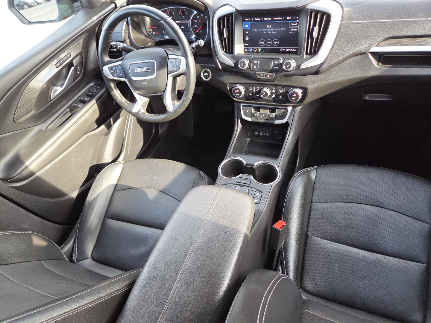 Used 2024 GMC Terrain SLT w/ Tech Package FWD image 25