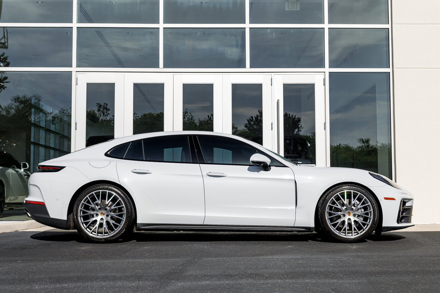 Used 2024 Porsche Panamera 4 image 17
