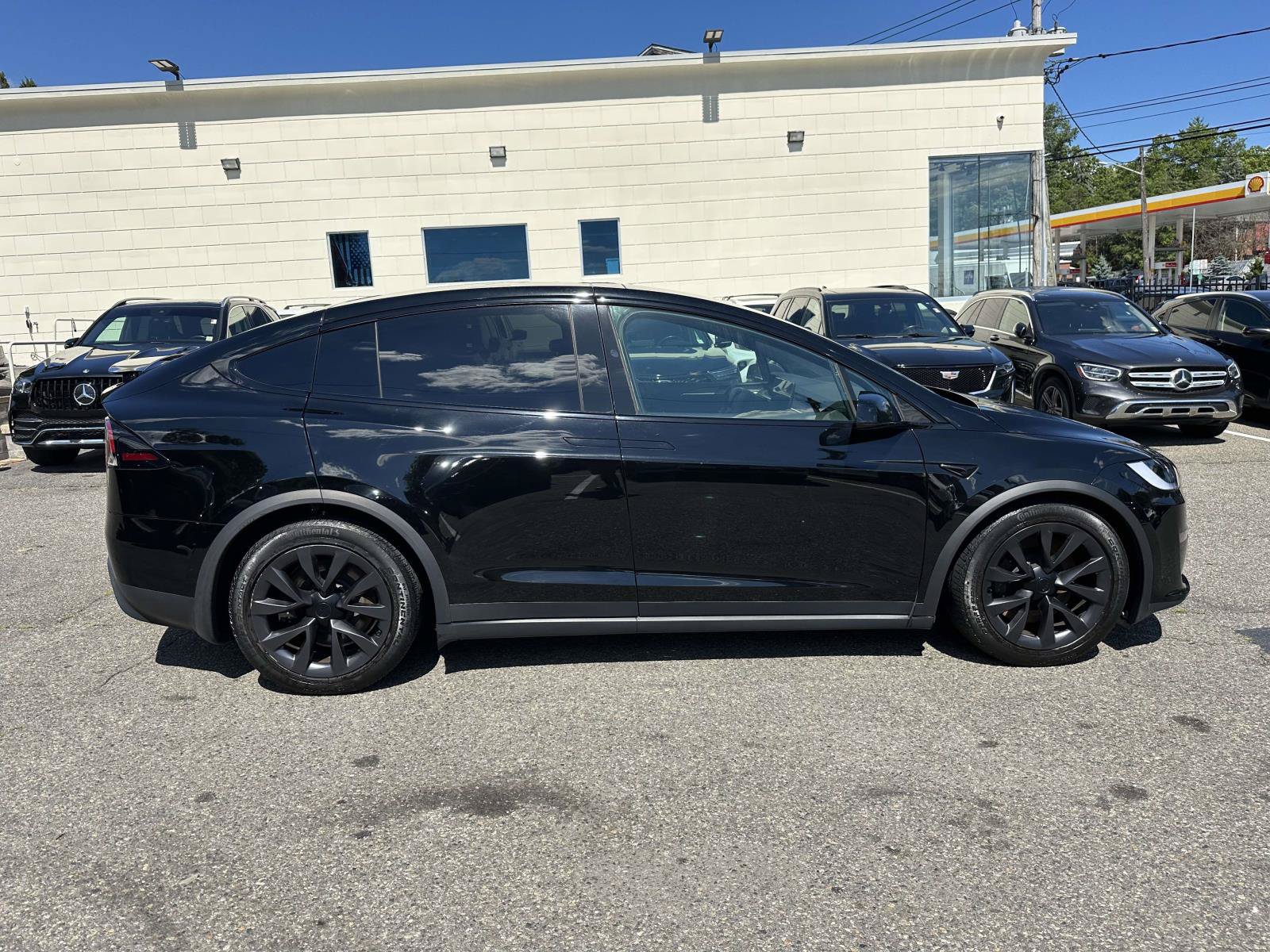 Used 2023 Tesla Model X AWD/4WD image 2