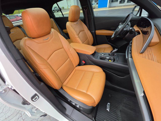 Used 2024 Cadillac XT4 Premium Luxury AWD/4WD image 13