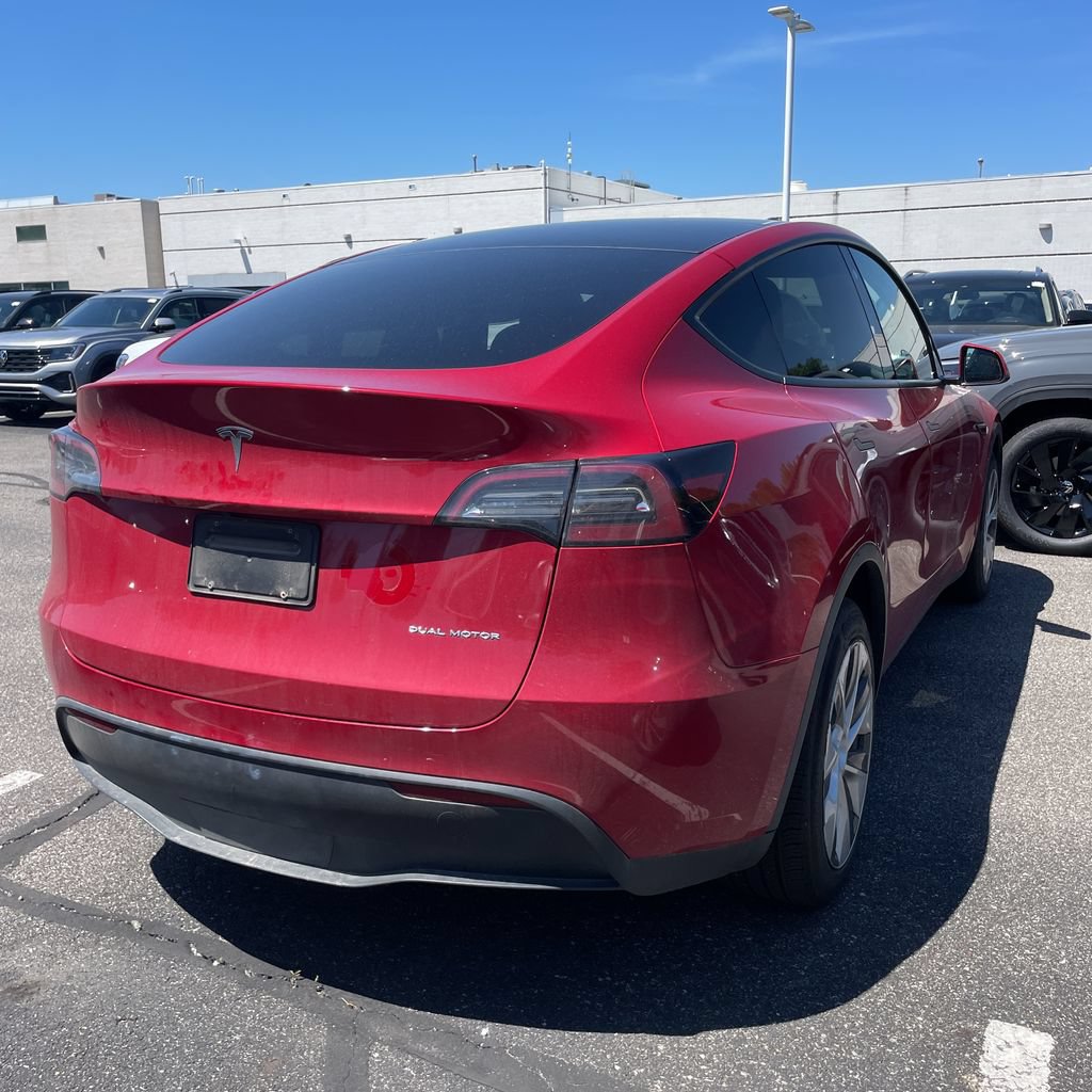 Used 2023 Tesla Model Y Long Range AWD/4WD image 2