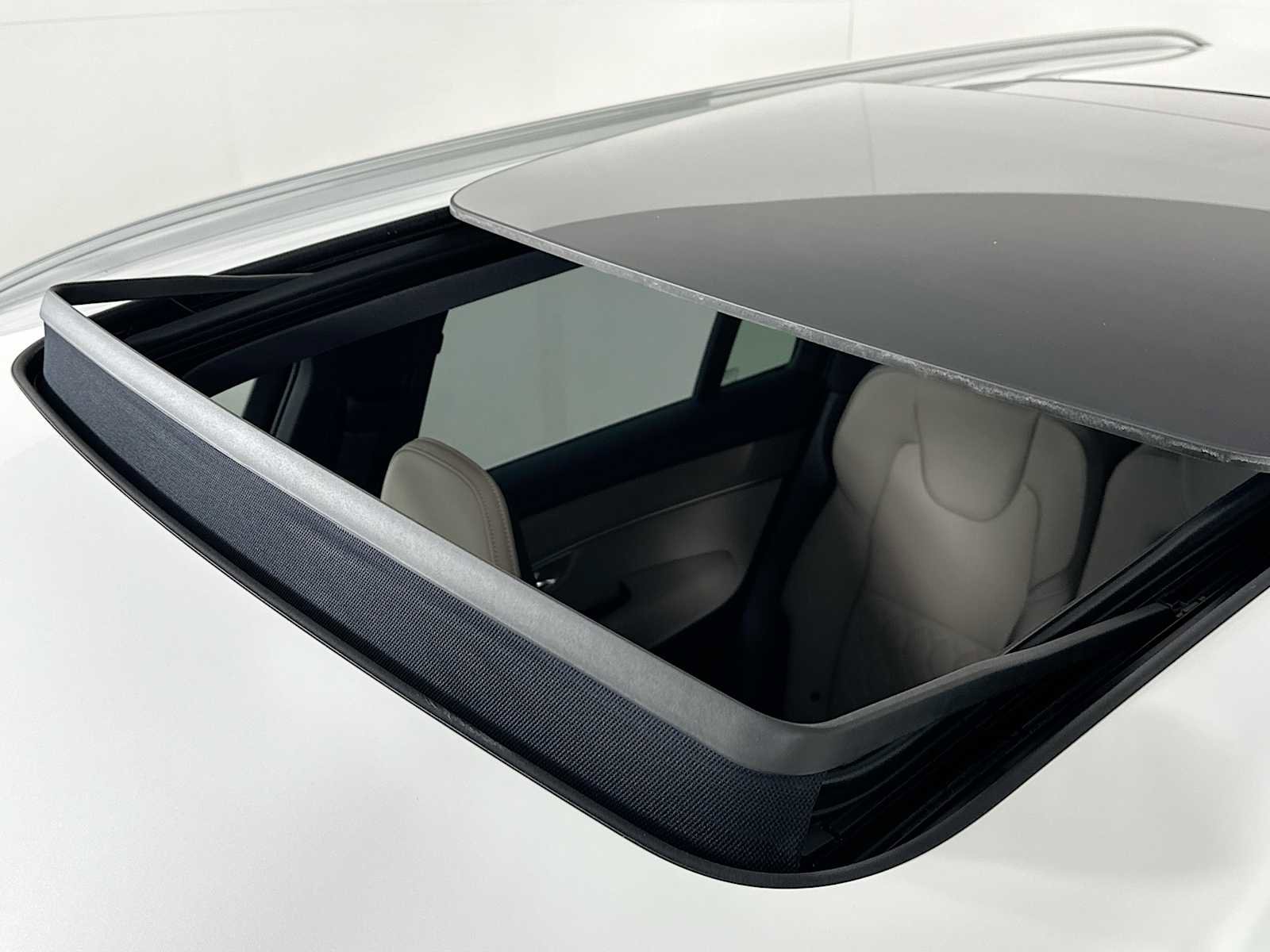 New 2026 Volvo XC90 B6 Plus w/ Protection Package image 20