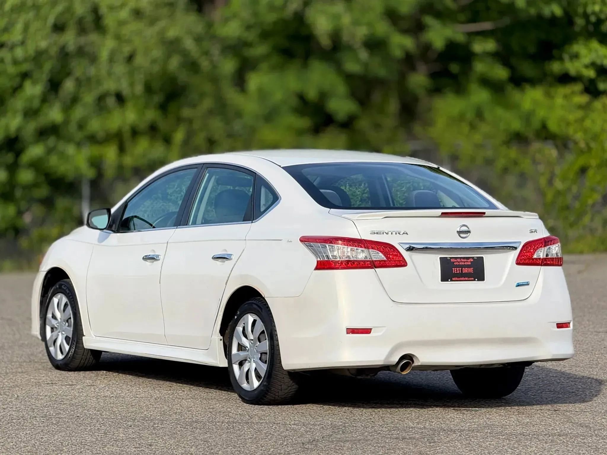 Used 2014 Nissan Sentra SR FWD image 8