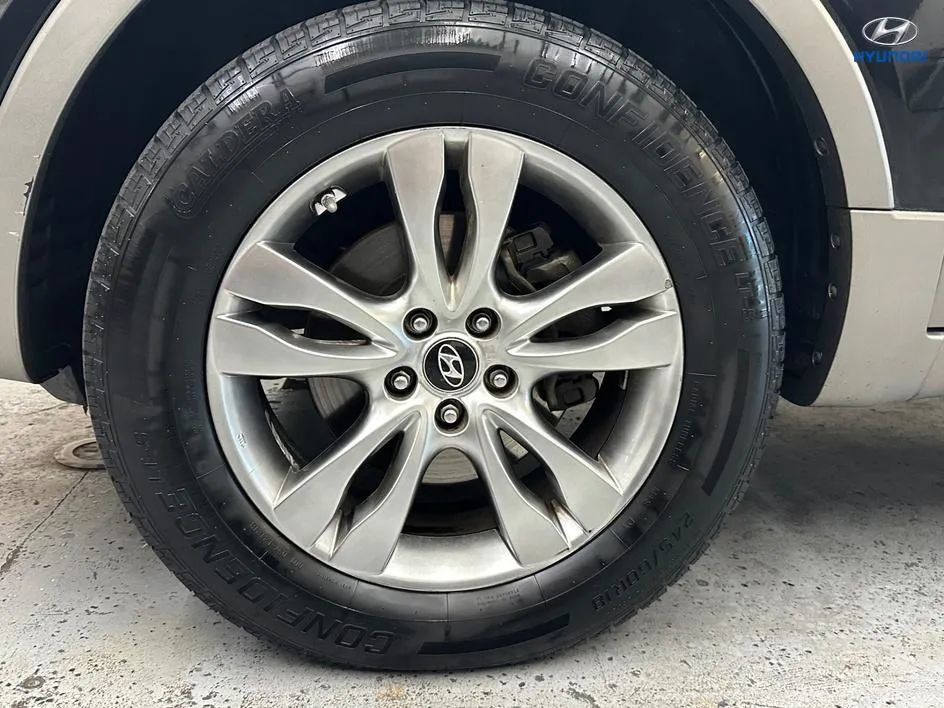Used 2012 Hyundai Veracruz Limited FWD image 30