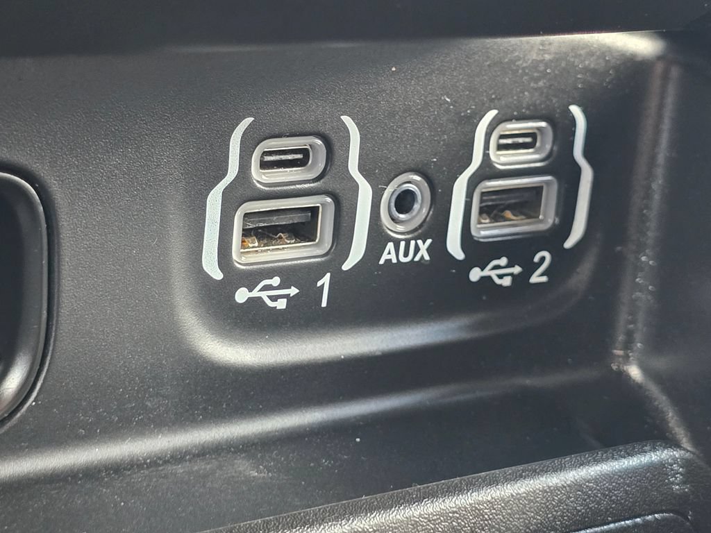 Used 2023 RAM 1500 Laramie AWD/4WD image 29