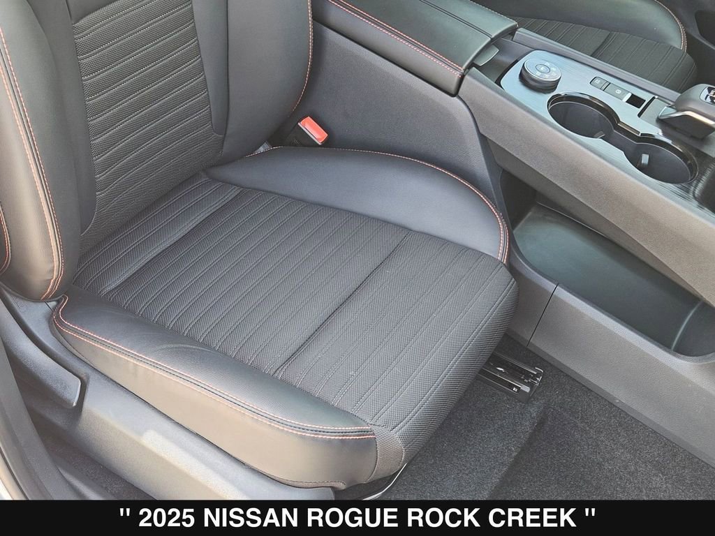 Used 2025 Nissan Rogue SV AWD/4WD image 33