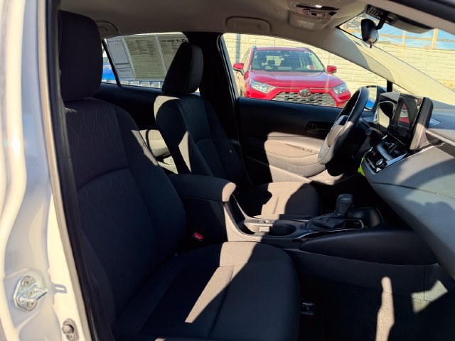 Used 2025 Toyota Corolla LE FWD image 30