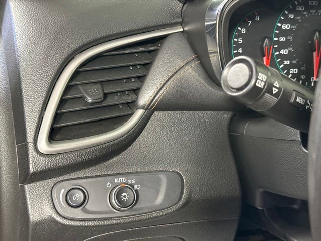 Used 2019 Chevrolet Trax LT w/ LT Convenience Package AWD/4WD image 17