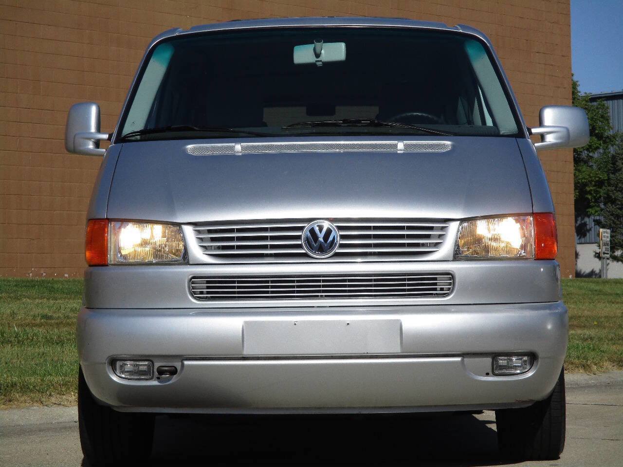 Used 2002 Volkswagen Eurovan GLS image 2